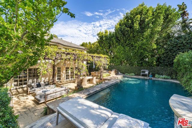 3171 Abington Drive, Los Angeles, CA 90210