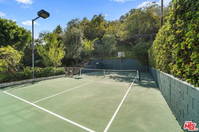 3171 Abington Drive, Los Angeles, CA 90210
