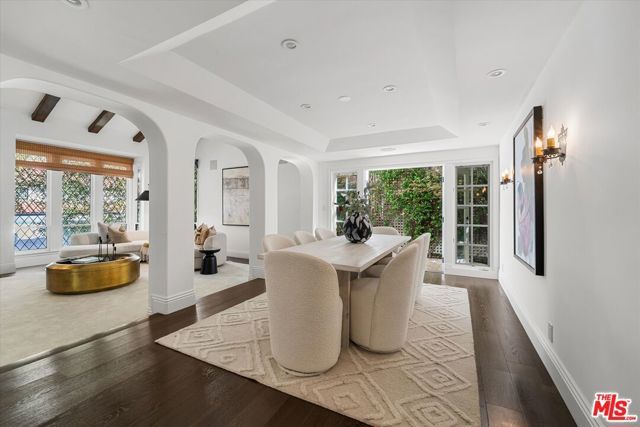 3171 Abington Drive, Los Angeles, CA 90210