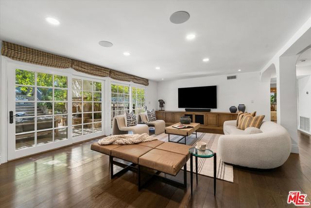 3171 Abington Drive, Los Angeles, CA 90210