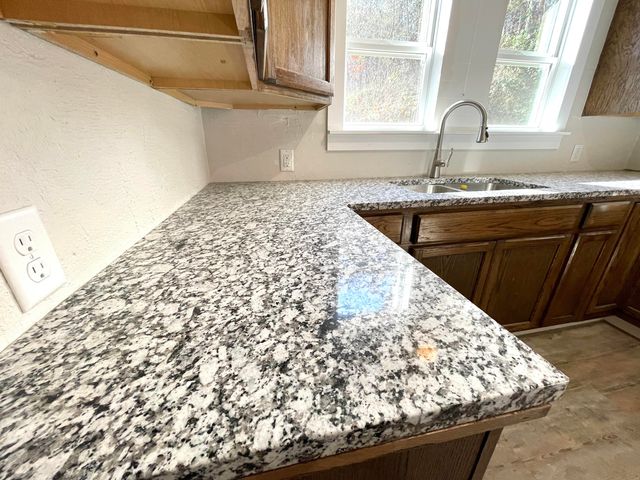 13 Cynder Lane, Anderson, MO 64831