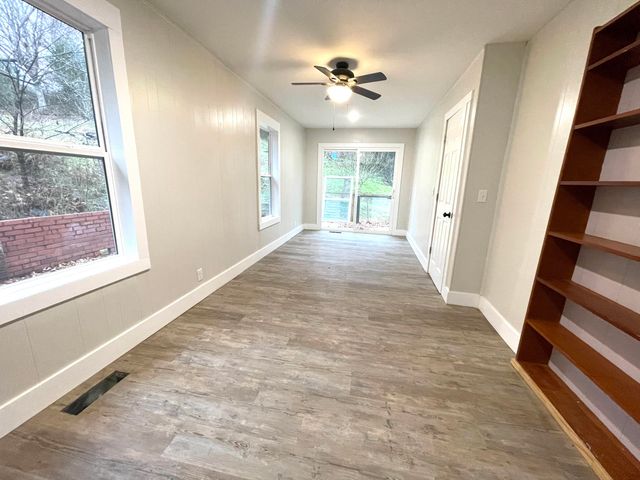 13 Cynder Lane, Anderson, MO 64831