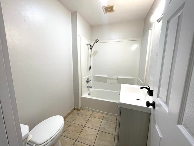 13 Cynder Lane, Anderson, MO 64831