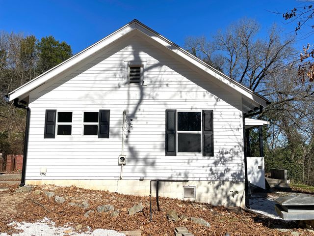 13 Cynder Lane, Anderson, MO 64831