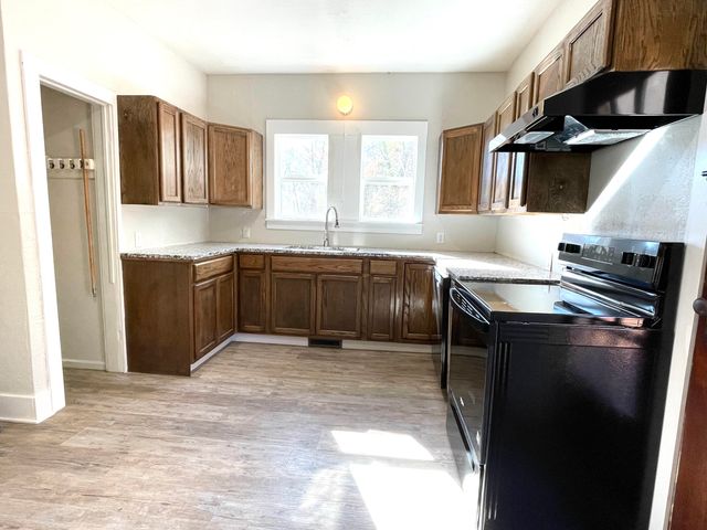 13 Cynder Lane, Anderson, MO 64831