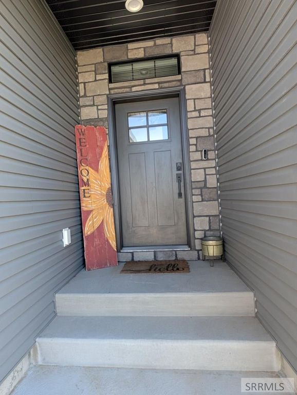Image 11 of property listing at 3842 Hidden Valley Drive, Ammon, ID 83406