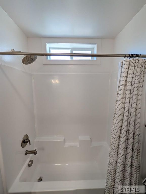 Image 35 of property listing at 3842 Hidden Valley Drive, Ammon, ID 83406