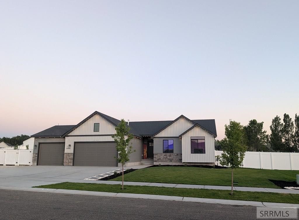 Image 9 of property listing at 3842 Hidden Valley Drive, Ammon, ID 83406