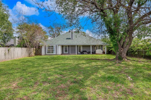 5902 Pampus Lane, Bossier City, LA 71112