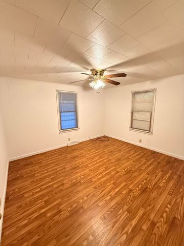 290 KY-643, Waynesburg, KY 40489