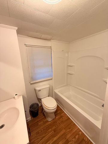 290 KY-643, Waynesburg, KY 40489