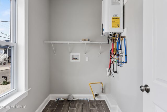 14 W Boat Drive, Little Egg Harbor, NJ 08087