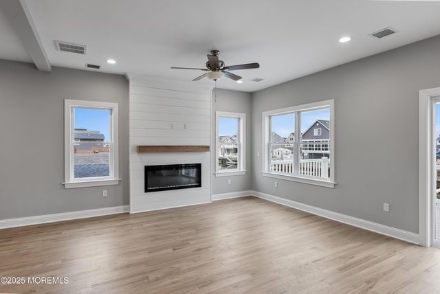 14 W Boat Drive, Little Egg Harbor, NJ 08087