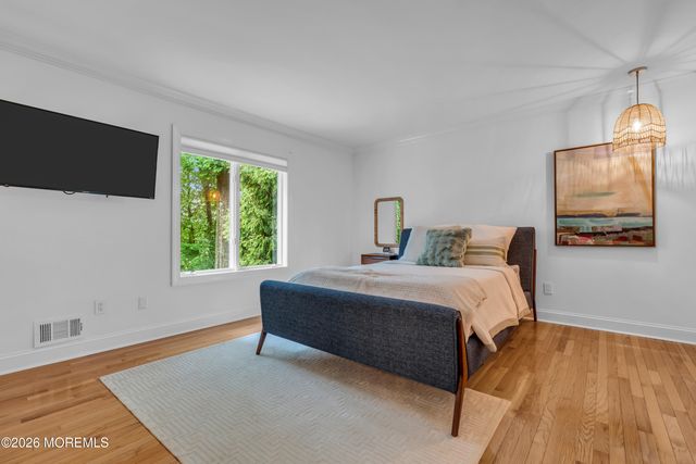 32 Seagull Lane, Lincroft, NJ 07738
