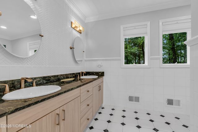 32 Seagull Lane, Lincroft, NJ 07738