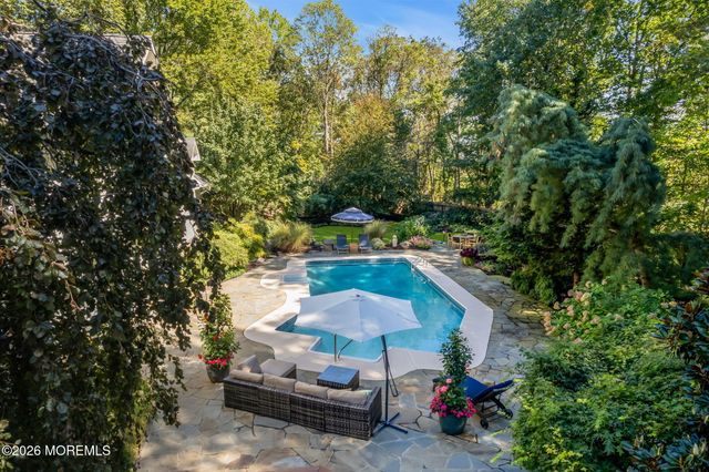 32 Seagull Lane, Lincroft, NJ 07738
