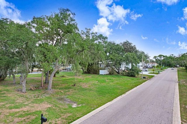 406 14TH STREET SW, Ruskin, FL 33570