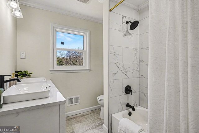 8832 Twin Oaks Drive, Jonesboro, GA 30236