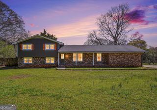 8832 Twin Oaks Drive, Jonesboro, GA 30236
