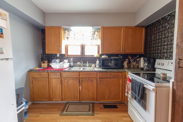 523 MOREHEAD ST, Moberly, MO 65270