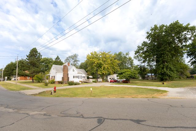 523 MOREHEAD ST, Moberly, MO 65270