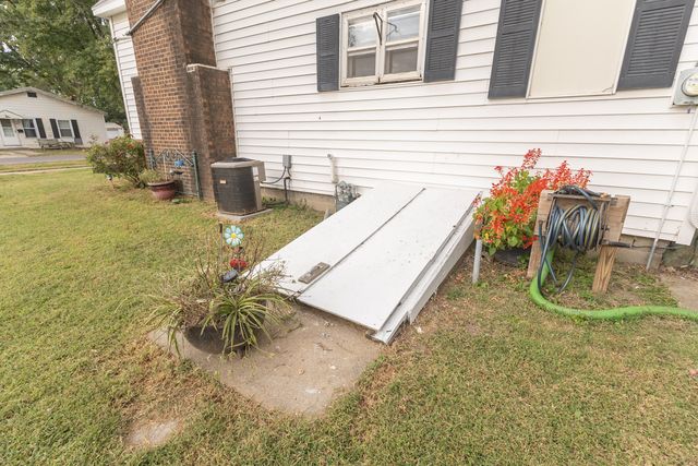 523 MOREHEAD ST, Moberly, MO 65270