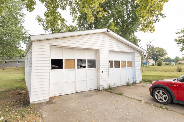 523 MOREHEAD ST, Moberly, MO 65270