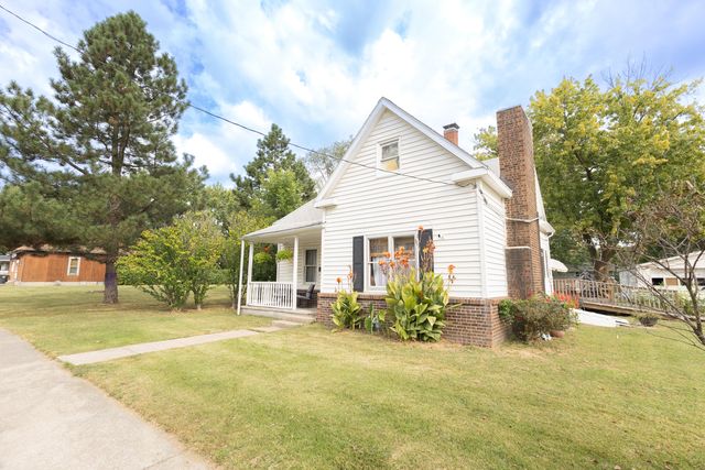 523 MOREHEAD ST, Moberly, MO 65270