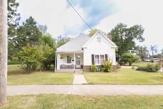 523 MOREHEAD ST, Moberly, MO 65270