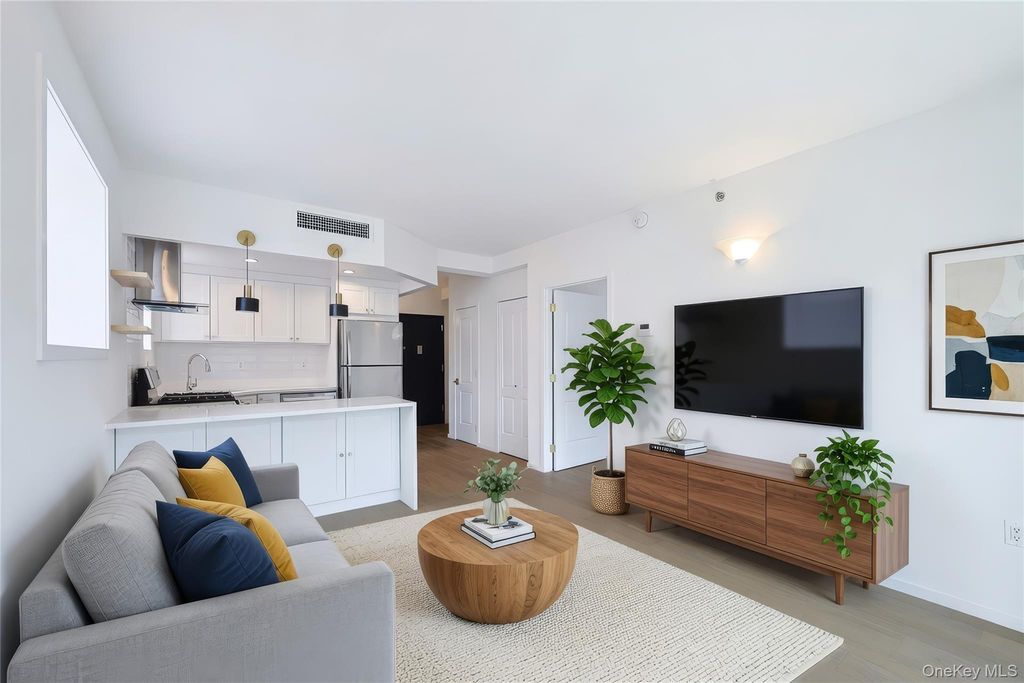 97-30 64th Avenue 5A, Rego Park, NY 11374 — photo 3