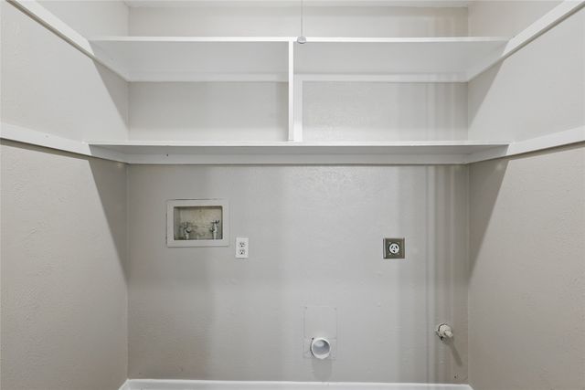 1752 Dynasty Drive, Glenn Heights, TX 75154