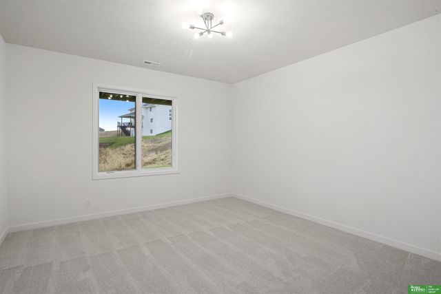 11718 S 124th Avenue, Papillion, NE 68046