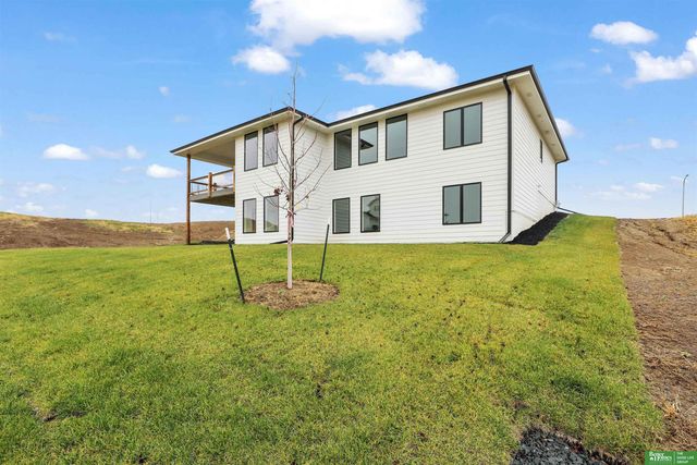 11718 S 124th Avenue, Papillion, NE 68046