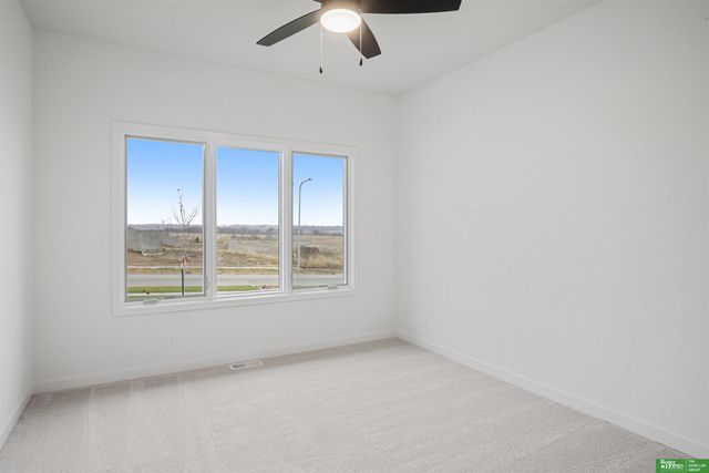 11718 S 124th Avenue, Papillion, NE 68046