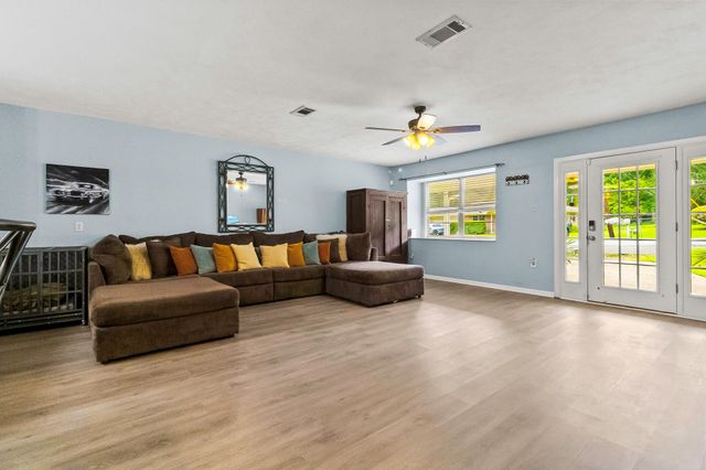4420 Shady Lane, Huntsville, TX 77320