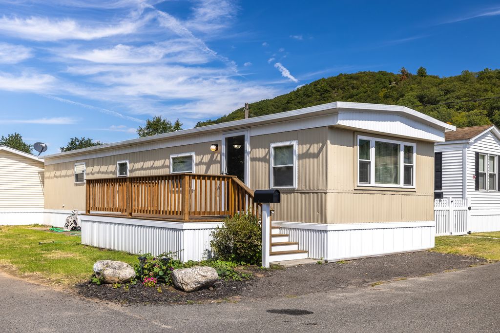 34 Donna Street, Beacon Falls, CT 06403