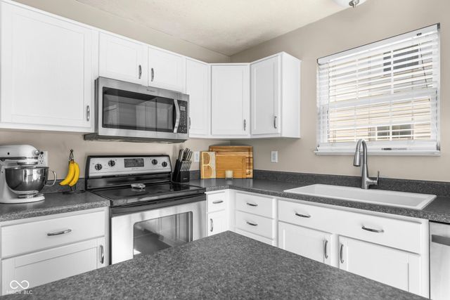 14934 Alysheba Drive, Noblesville, IN 46060