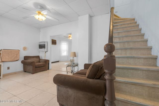 6 Lincoln Place, East Rutherford, NJ 07073