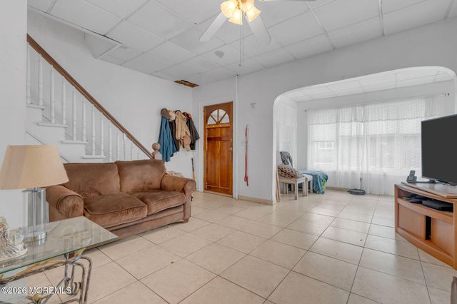 6 Lincoln Place, East Rutherford, NJ 07073