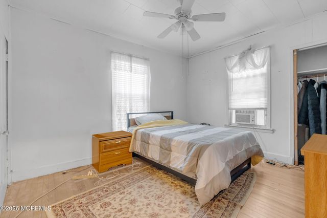 6 Lincoln Place, East Rutherford, NJ 07073