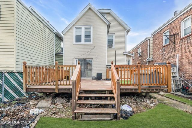 6 Lincoln Place, East Rutherford, NJ 07073