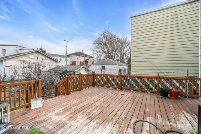 6 Lincoln Place, East Rutherford, NJ 07073