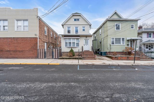 6 Lincoln Place, East Rutherford, NJ 07073