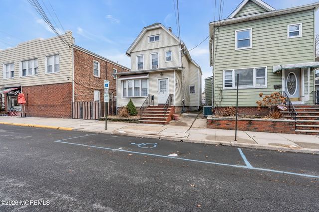 6 Lincoln Place, East Rutherford, NJ 07073