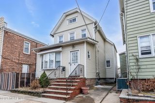 6 Lincoln Place, East Rutherford, NJ 07073