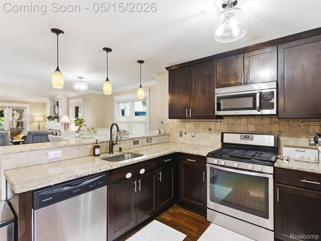 1223 Greenleaf Drive, Royal Oak, MI 48067