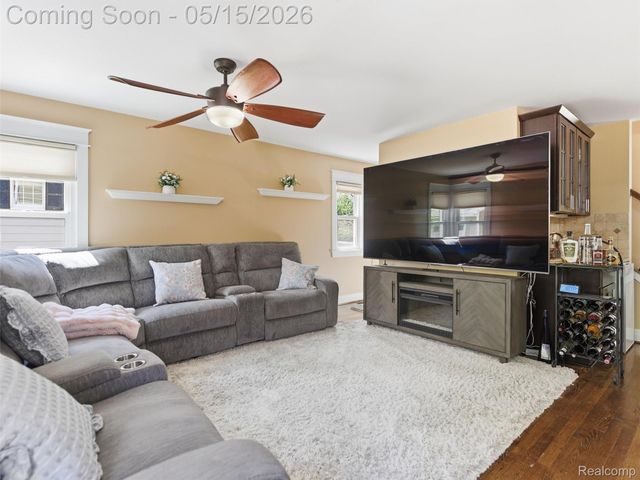 1223 Greenleaf Drive, Royal Oak, MI 48067