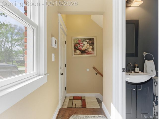 1223 Greenleaf Drive, Royal Oak, MI 48067