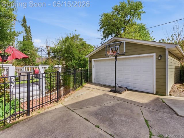 1223 Greenleaf Drive, Royal Oak, MI 48067