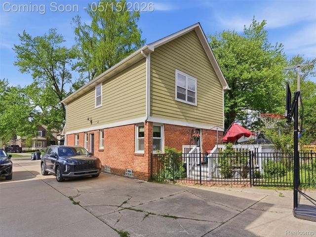 1223 Greenleaf Drive, Royal Oak, MI 48067
